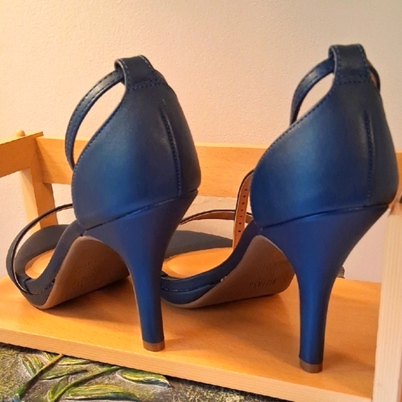 VIZZANO Womens High Heel Half Paw Sandal. Navy. Size 10. Execllent Cond!! - Picture 7 of 15